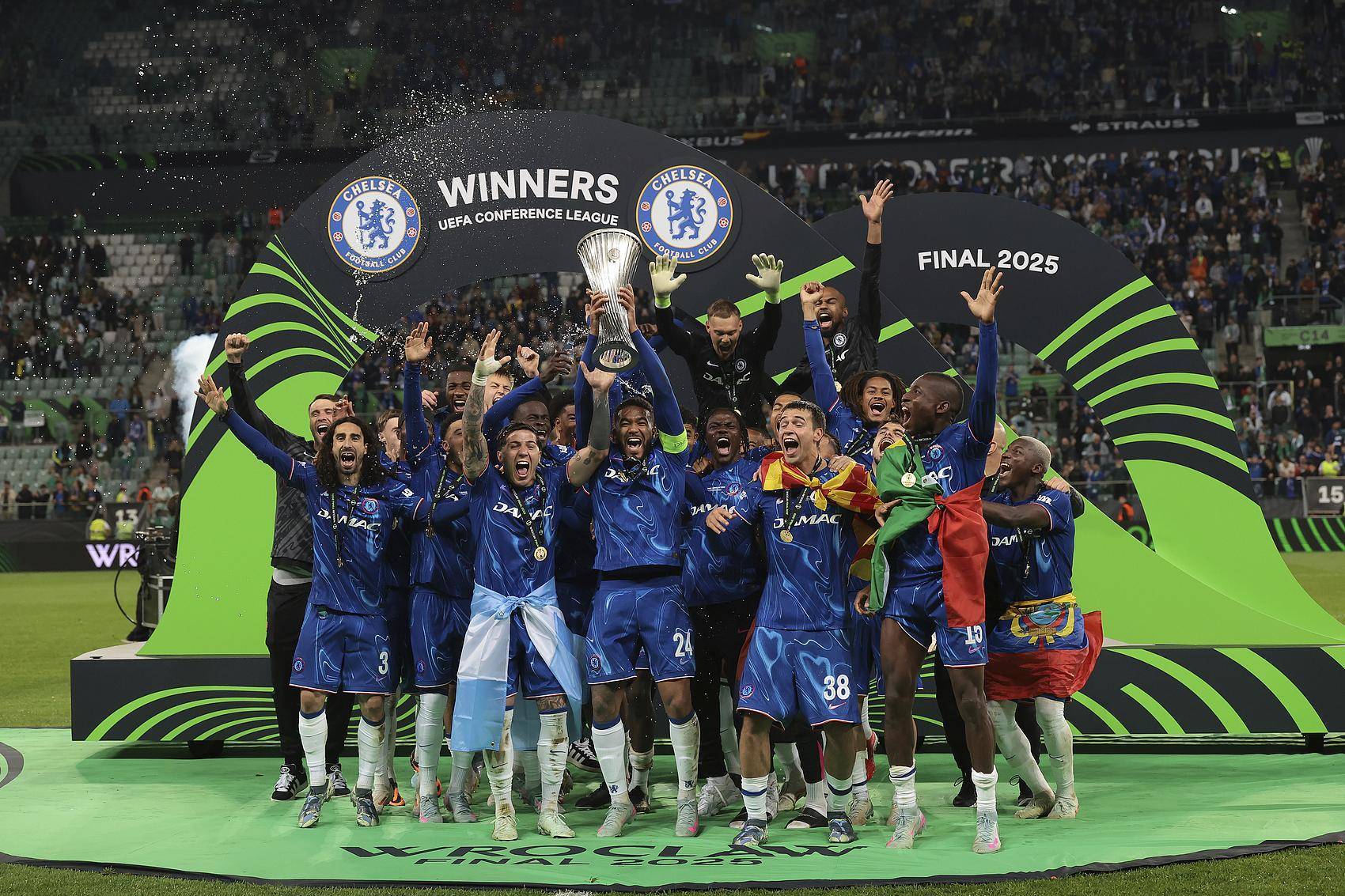 包含切尔西主场大胜,继续保持领先优势的词条 包含切尔西主场大胜,继续保持领先优势的词条