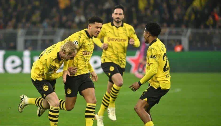 多特蒙德主场胜出,仍坚守德甲前列位置(多特蒙德状态火爆锁定德甲半程冠军,全队身价首破5亿) 多特蒙德主场胜出,仍坚守德甲前列位置(多特蒙德状态火爆锁定德甲半程冠军,全队身价首破5亿)