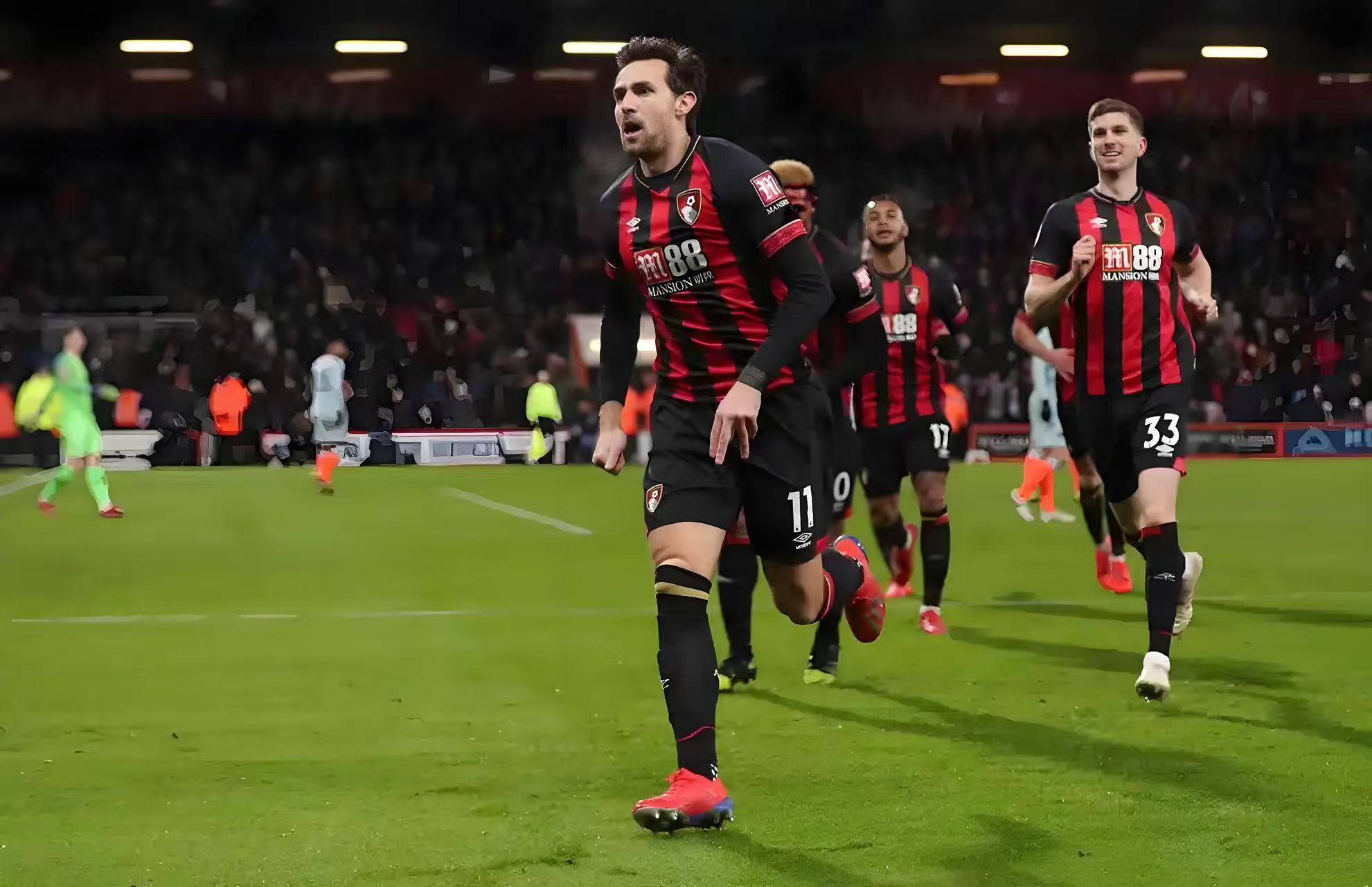 aoa体育官网-曼联遭遇伯恩利绝杀,英超前景未卜的简单介绍