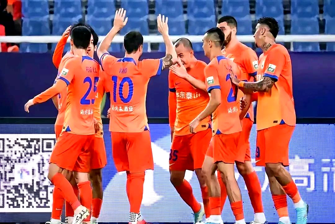 包含赛季末轮火爆开打,球队争夺胜利的词条 包含赛季末轮火爆开打,球队争夺胜利的词条