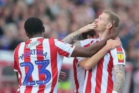 瓦朗谢纳击败劲敌，升至积分榜前列的简单介绍