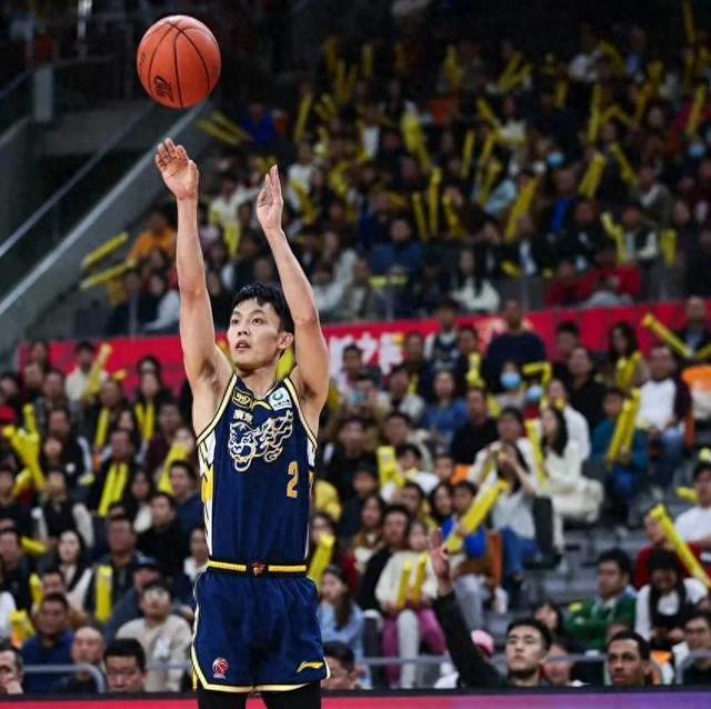 广州富力击败山东鲁能，取得胜利