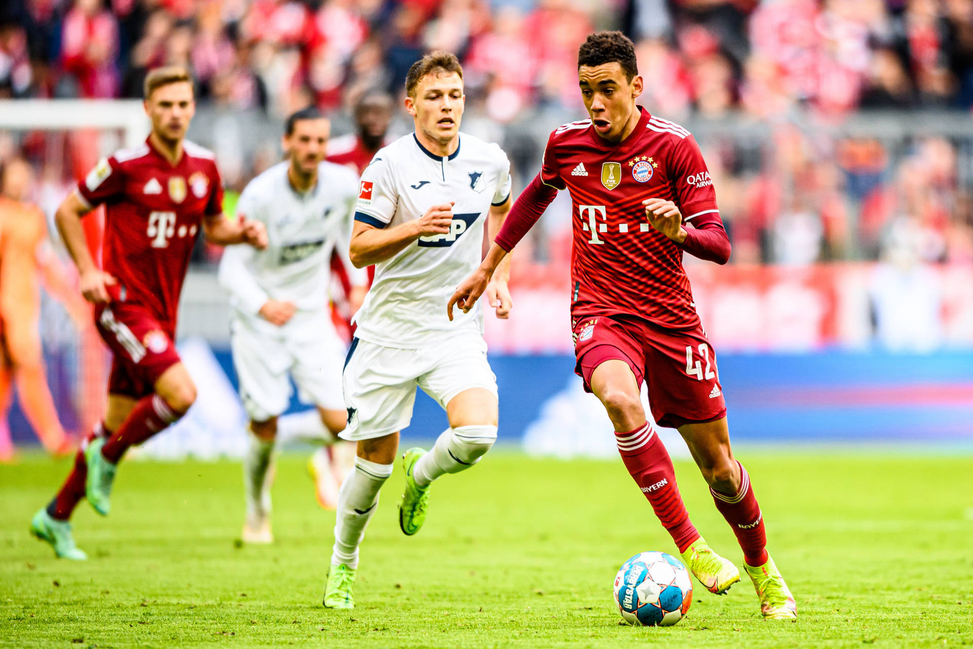 拜仁慕尼黑神奇逆转，提前三轮锁定德甲冠军