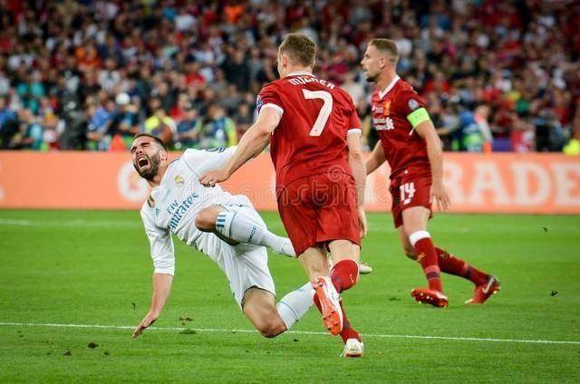 aoa体育教练-西亚豪门遭遇困境，球队备战关键战役