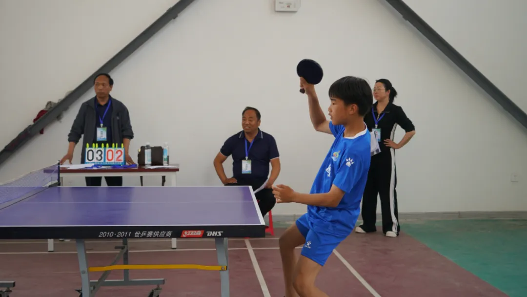 aoa体育活动-无畏攻守：足球比赛中的无畏拼搏