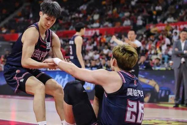 aoa体育新闻-关于中西部对决进入白热化，争夺胜利不容易的信息