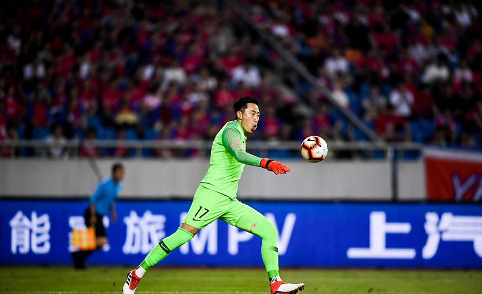 山东鲁能迎战广州恒大,谁将在比赛中脱颖而出? 山东鲁能迎战广州恒大,谁将在比赛中脱颖而出?