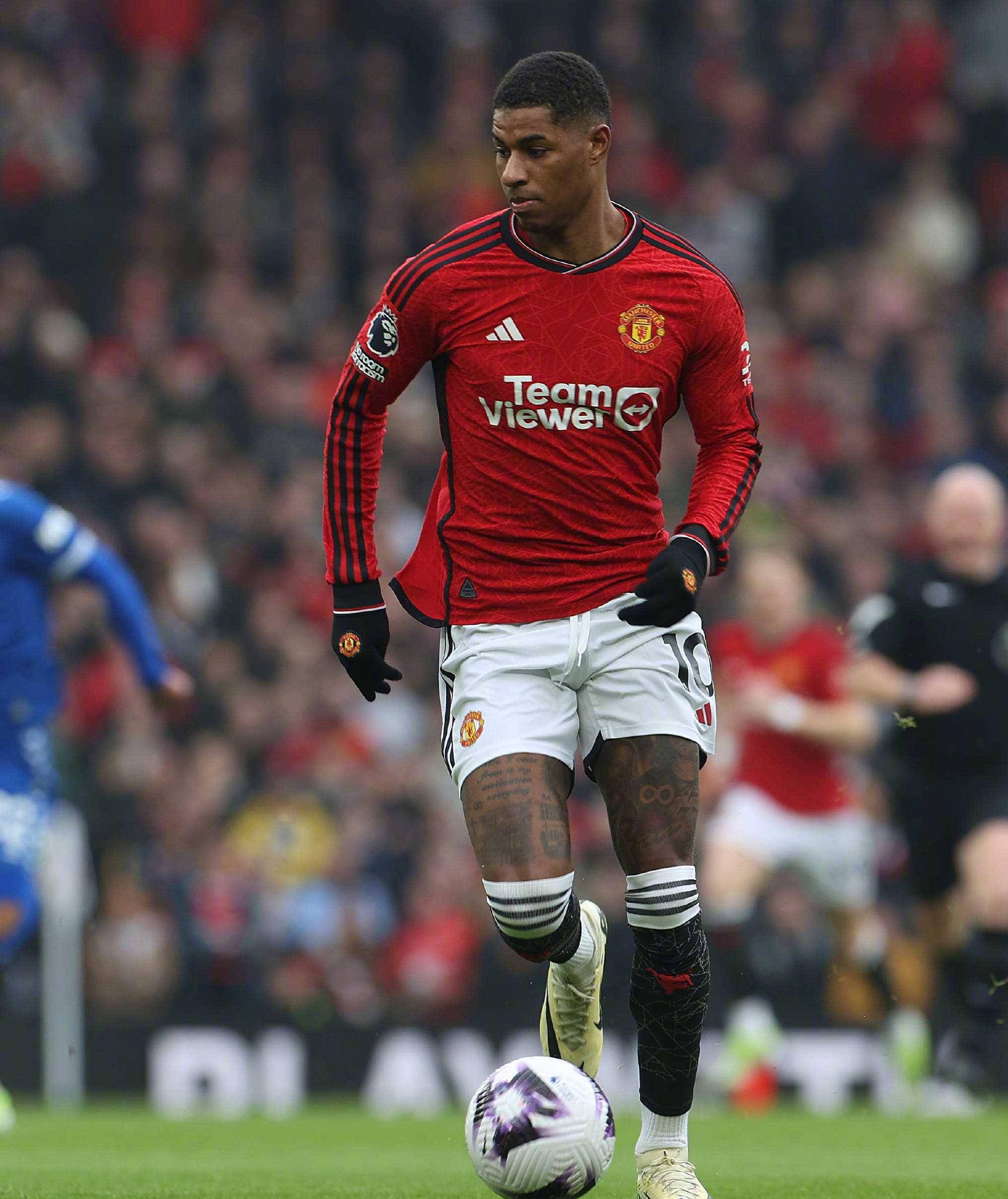 曼联全面优势击败对手,令人瞩目 曼联全面优势击败对手,令人瞩目