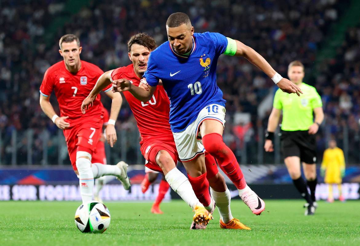 aoa体育娱乐-欧国联秋季赛季才刚开始，激战将要继续