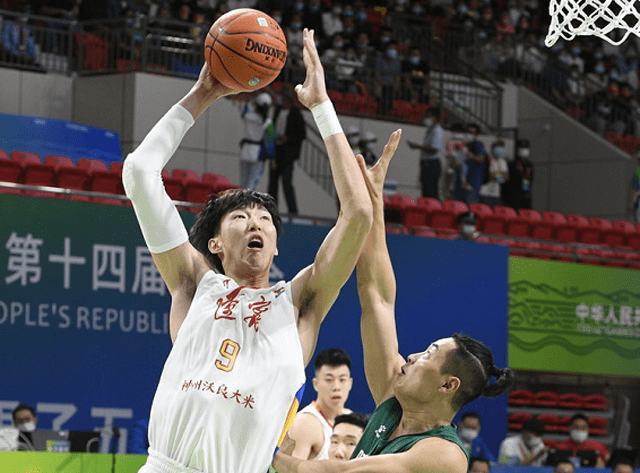 球员实力大考验,在场上竭力争胜 球员实力大考验,在场上竭力争胜