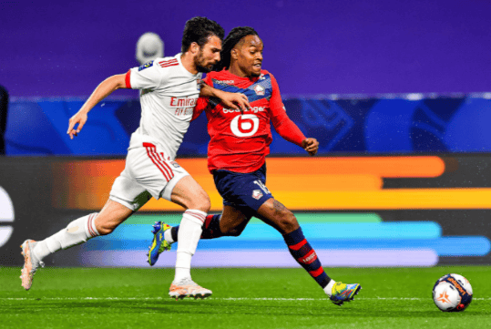 亚眠队在比赛中表现出色,成功晋级下一轮的简单介绍 亚眠队在比赛中表现出色,成功晋级下一轮的简单介绍