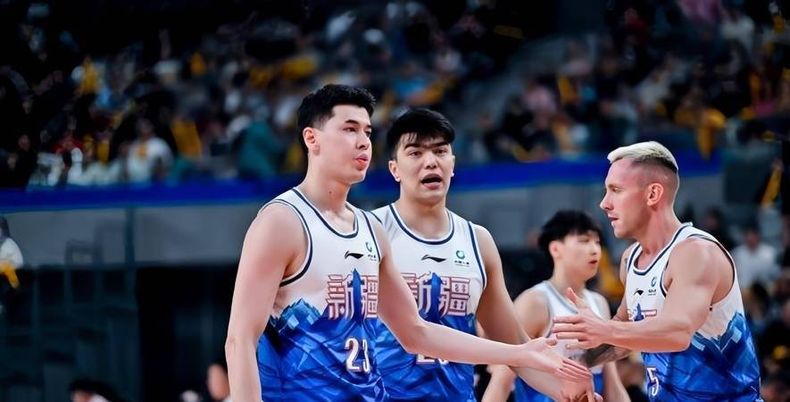 包含CBA季后赛战线火热，球队势均力敌的词条