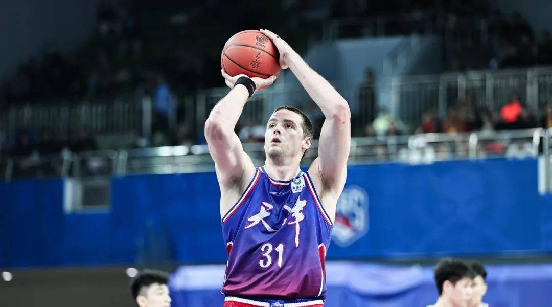 aoa体育直播-教练组力荐大卫-詹姆斯加盟的简单介绍