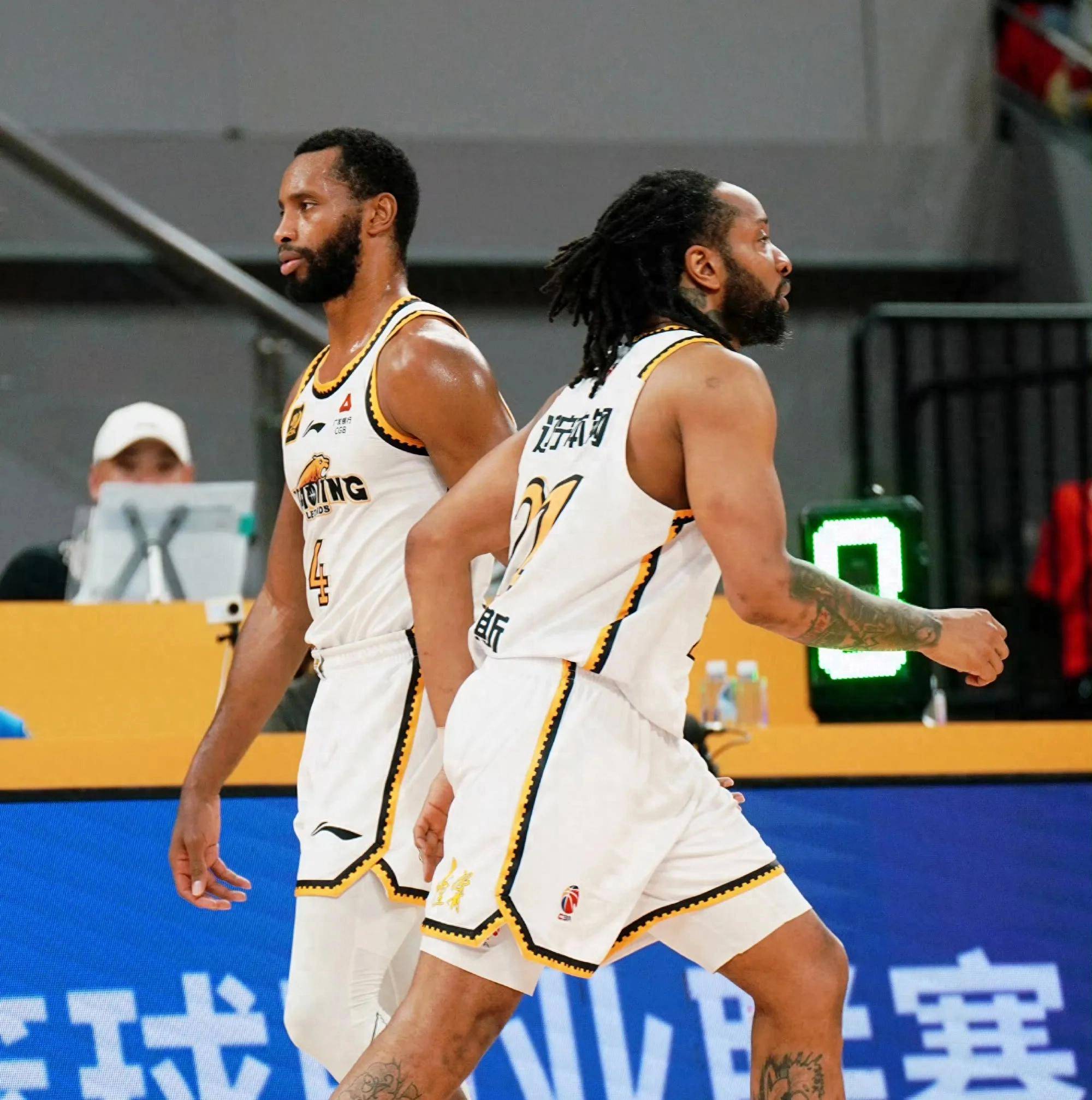 辽宁男篮官宣:主帅更换,引进外援! 辽宁男篮官宣:主帅更换,引进外援!