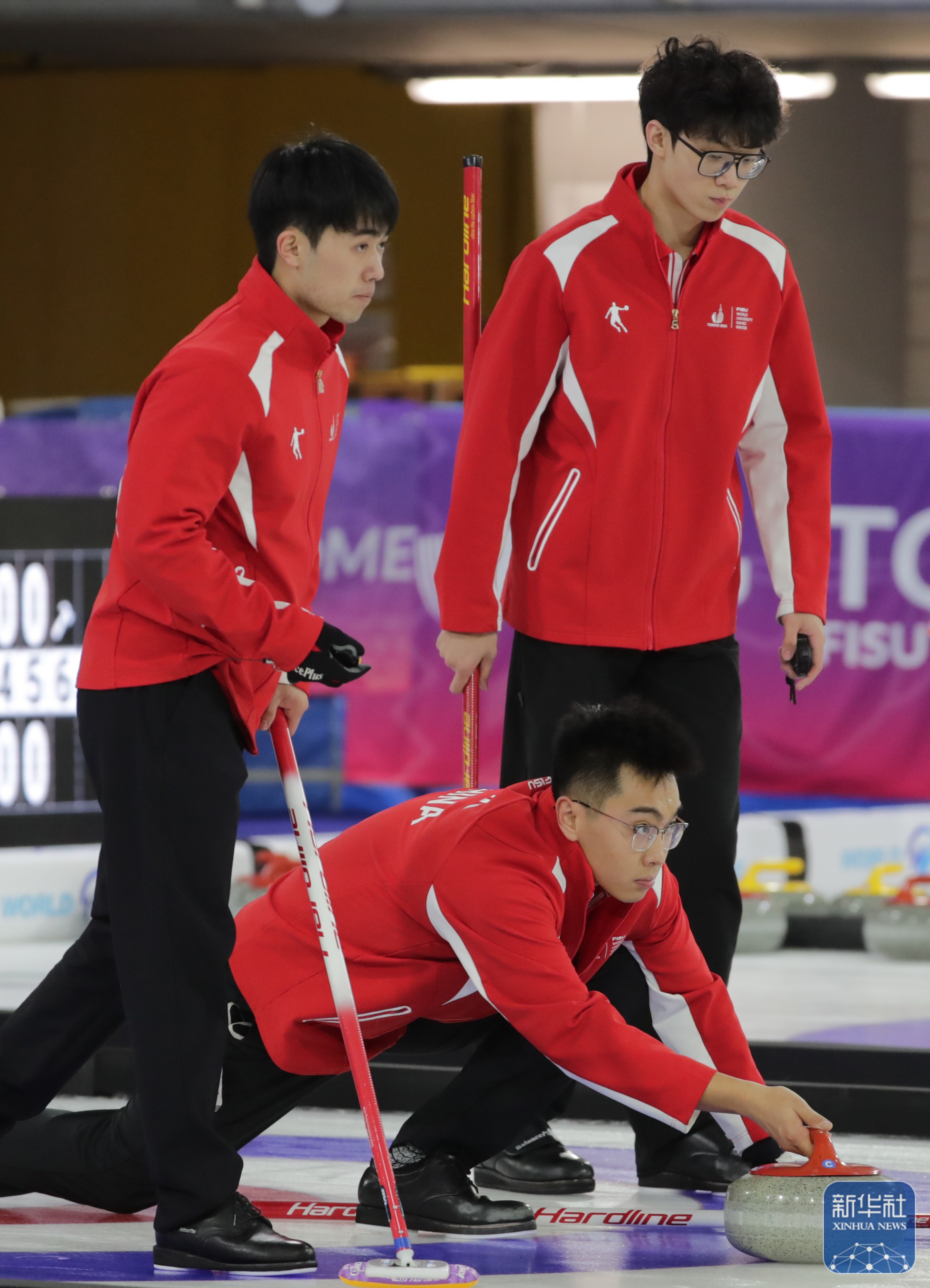 选手全力以赴,不畏强手争夺荣誉 选手全力以赴,不畏强手争夺荣誉