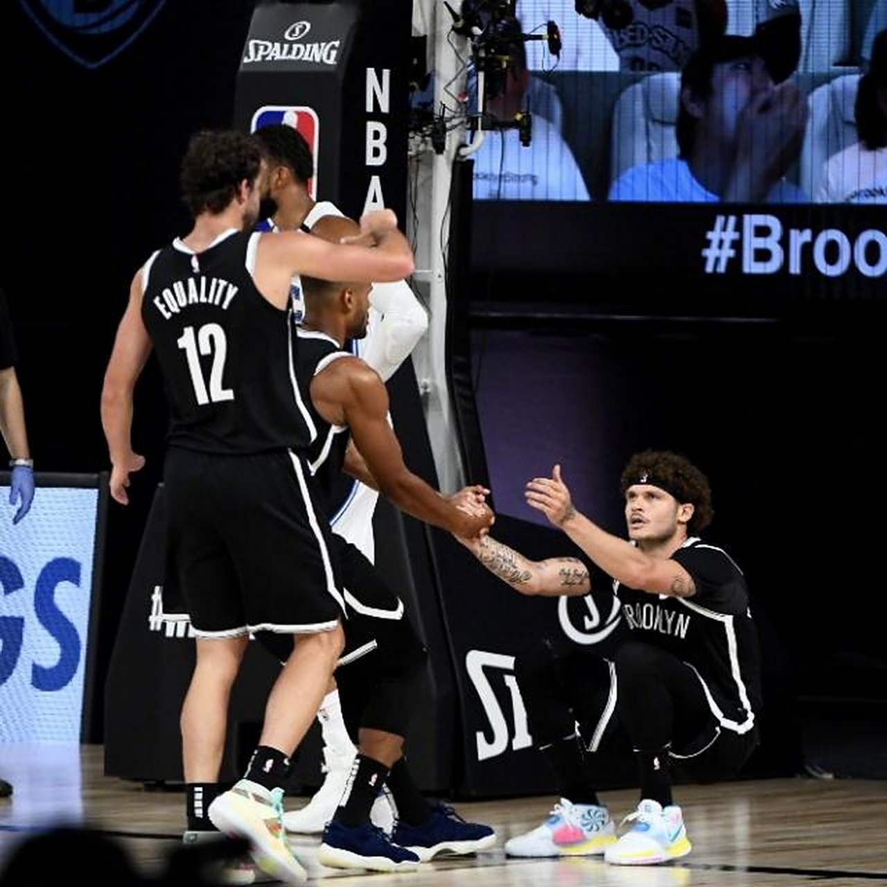 篮网队球员在家训练情况一览 篮网队球员在家训练情况一览