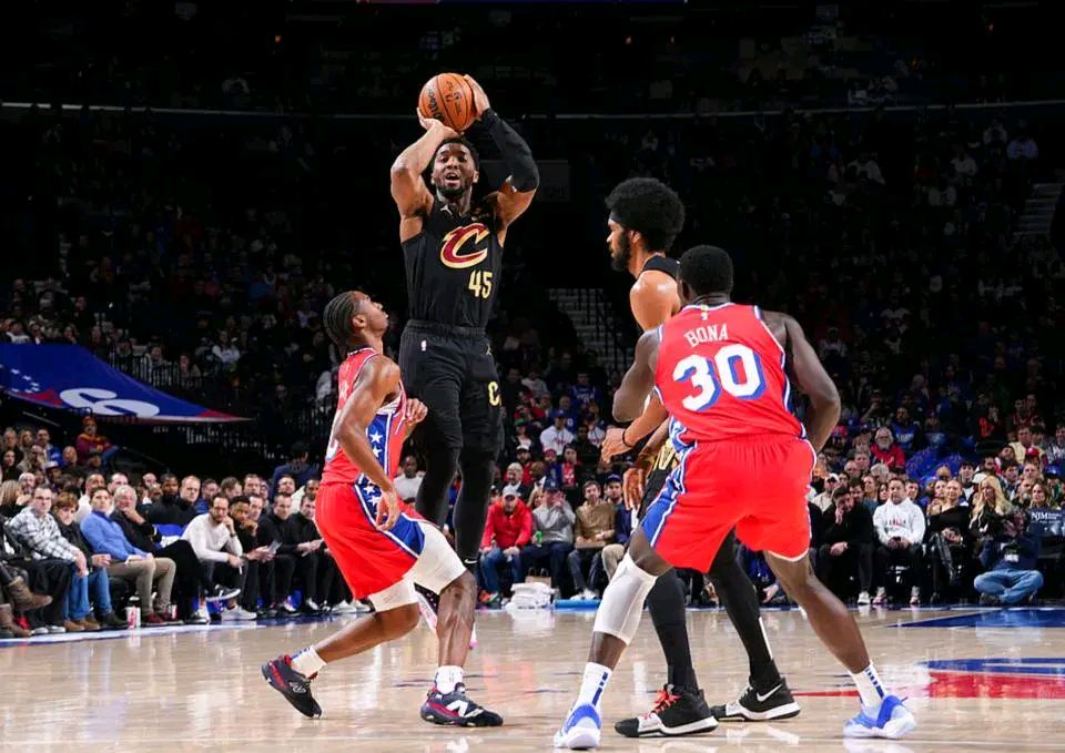 骑士击败掘金双杀对手 骑士击败掘金双杀对手