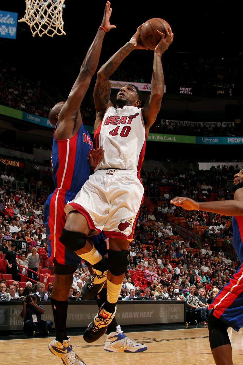 关于热火大胜活塞,取得四连胜的信息 关于热火大胜活塞,取得四连胜的信息