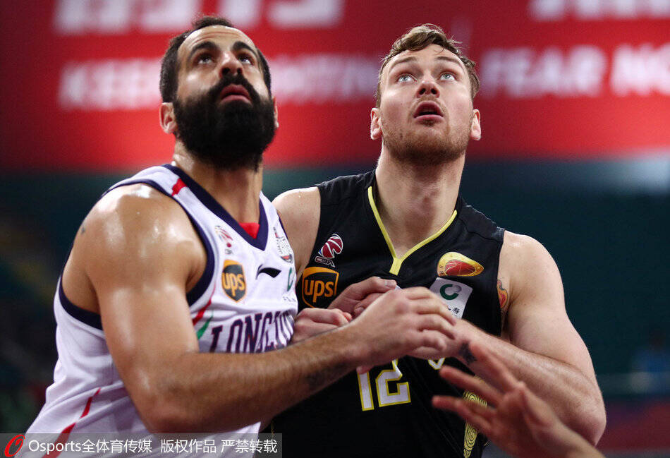 包含切尔西客负维冈竞技，客队遭遇两连败的词条