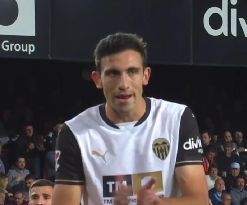 关于瓦伦西亚遭遇连败，保级形势堪忧的信息