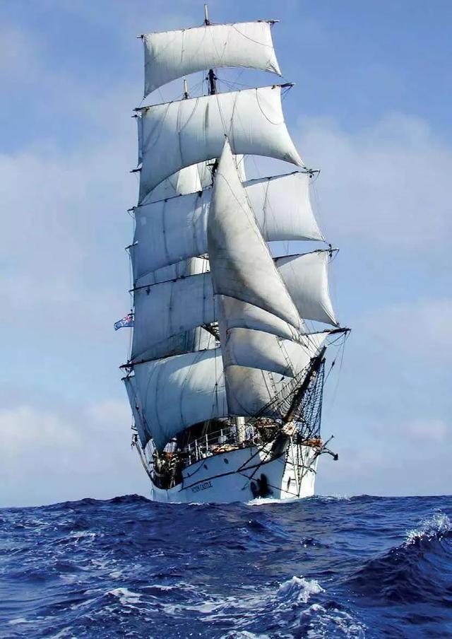 荷兰帆船运动员迅捷出击,登上领奖台! 荷兰帆船运动员迅捷出击,登上领奖台!