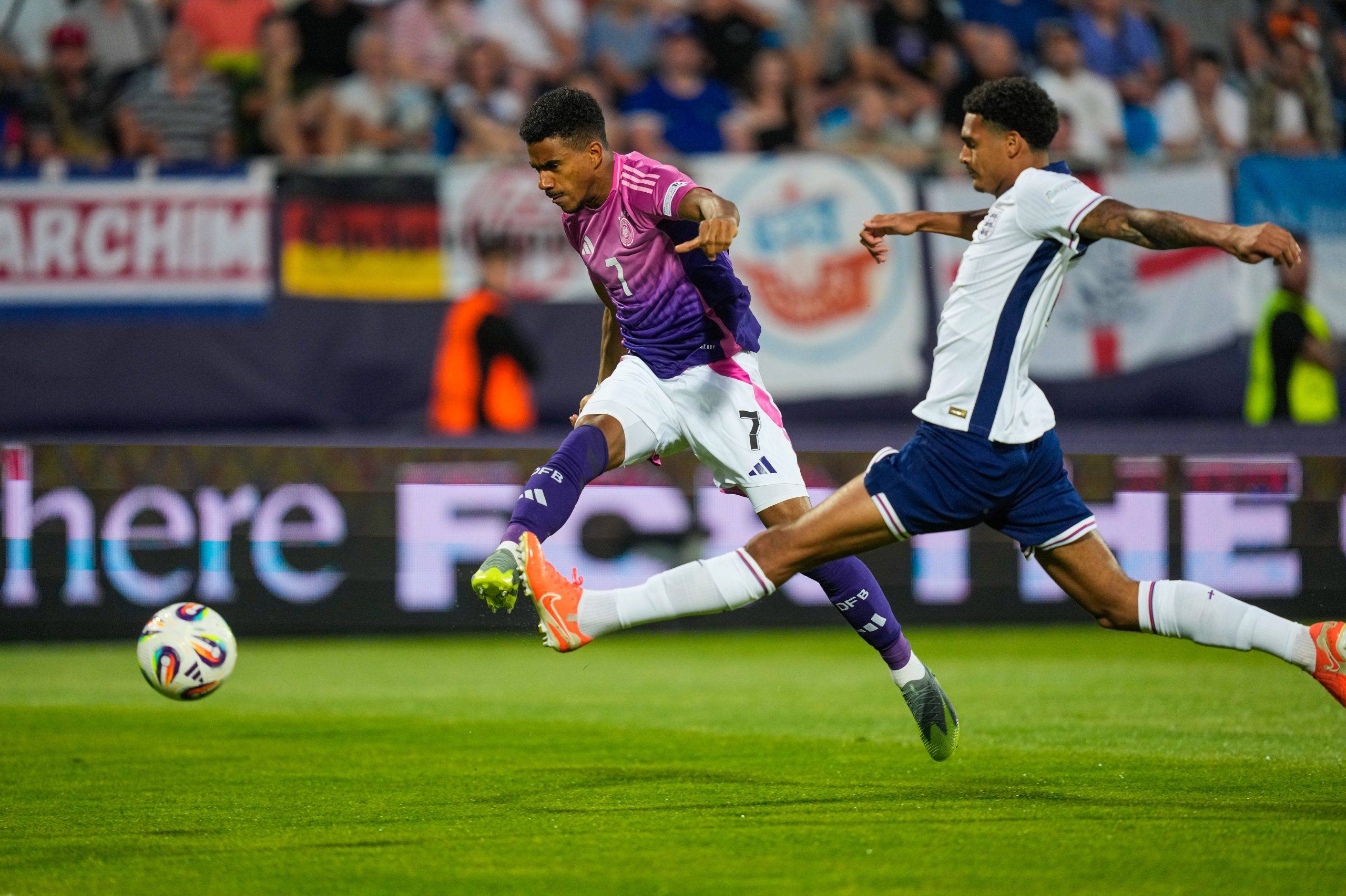 葡萄牙憾负英格兰,无缘晋级欧预赛四强的简单介绍 葡萄牙憾负英格兰,无缘晋级欧预赛四强的简单介绍